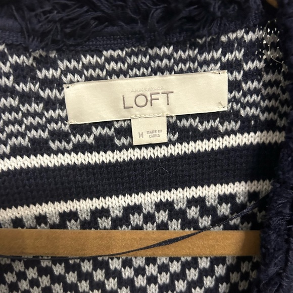 Loft Sweater Size Medium - Picture 4 of 4
